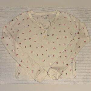 American Eagle Cream Floral Knit Top